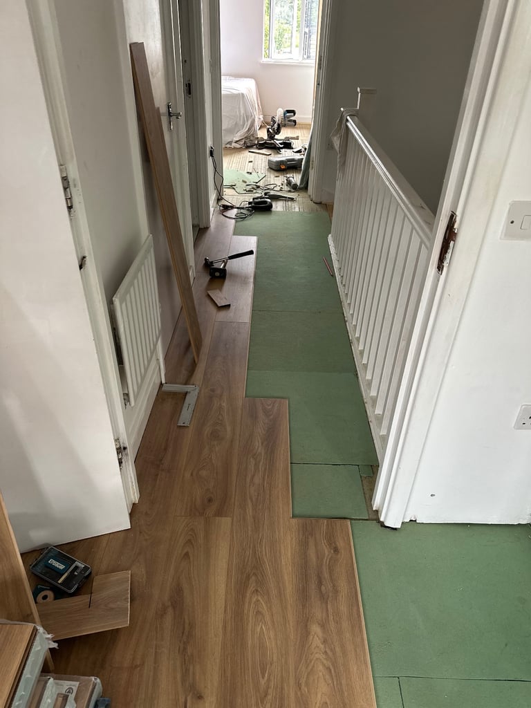 Laminate Herringbone Vinyl LVT Flooring Furniture Assembly Paint Wallpaper Wall Panelling 