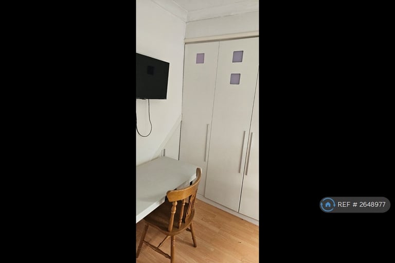 5 bedroom house in Bentley New Drive, Walsall, WS2 (5 bed) (#2648977)