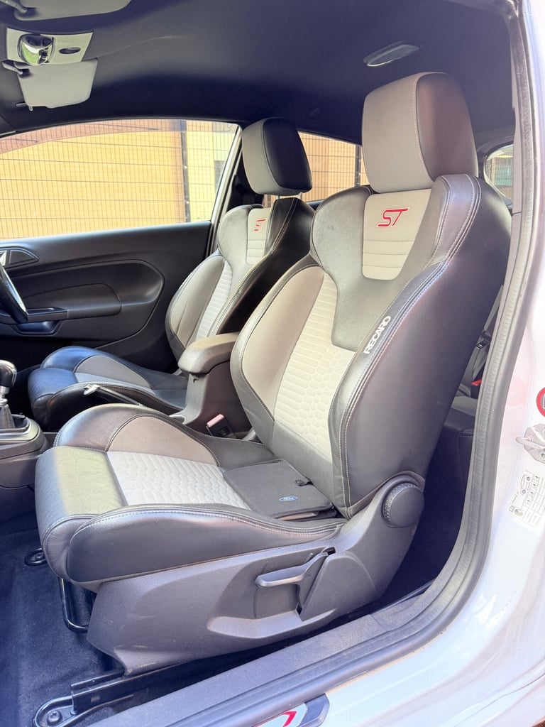 2014 Ford Fiesta 1.6 EcoBoost ST-2 3dr HATCHBACK Petrol Manual