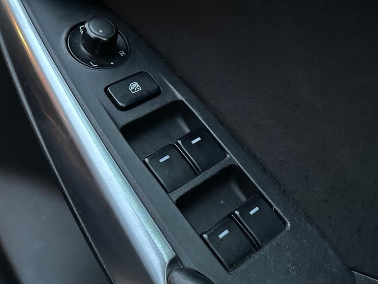 2015 Mazda Mazda6 2.0 SE-L Nav 4dr SALOON PETROL Manual