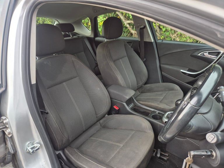 Vauxhall, ASTRA, Hatchback, 2011, Manual, 1398 (cc), 5 doors
