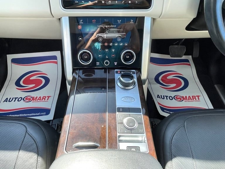 2019 Land Rover Range Rover 3.0 SD V6 Vogue black pack SUV 5dr Diesel Auto 4WD 275 bhp ESTATE Die...