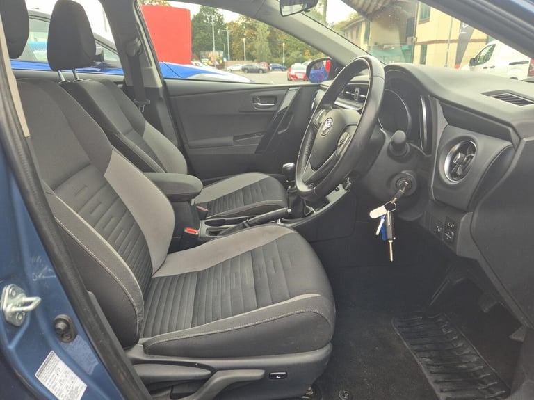 2016 Toyota Auris 1.6 D-4D Business Edition 5dr Hatchback Diesel Manual