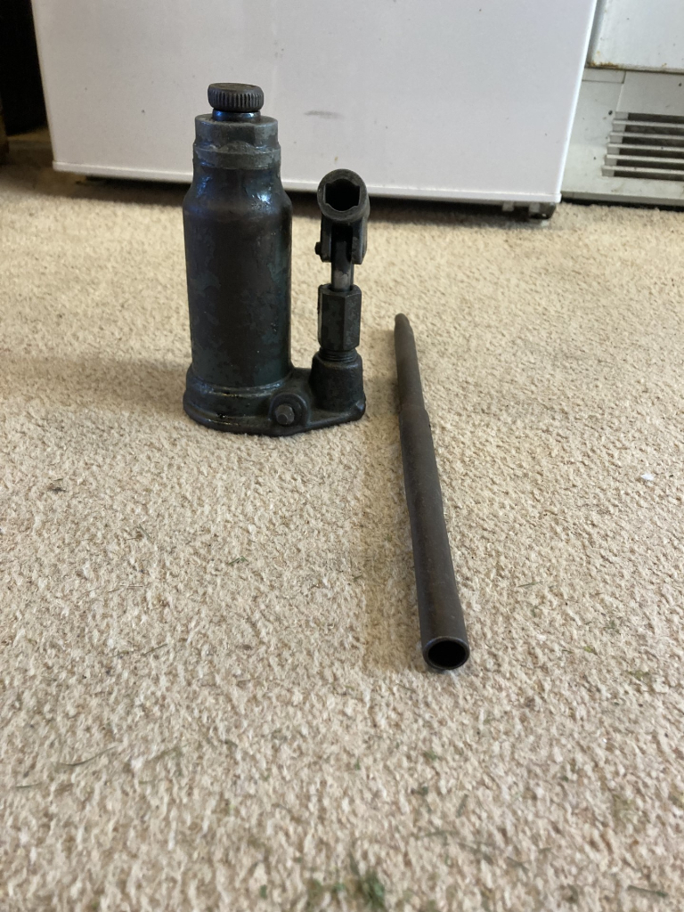 Used Hydraulic jack for Sale | Local Deals | Gumtree