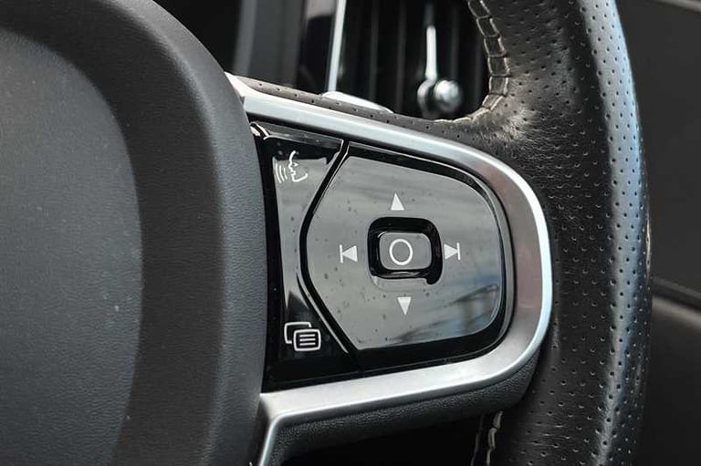2018 Volvo XC60 2.0 T5 R-Design Pro SUV 5dr Petrol Auto AWD Euro 6 (s/s) (250 ps) SUV Petrol Auto...