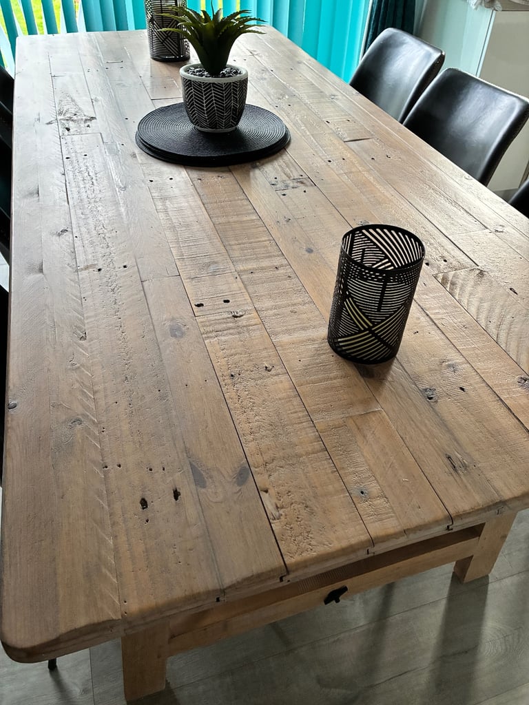 Stunning high quality 6 seater farmhouse table 