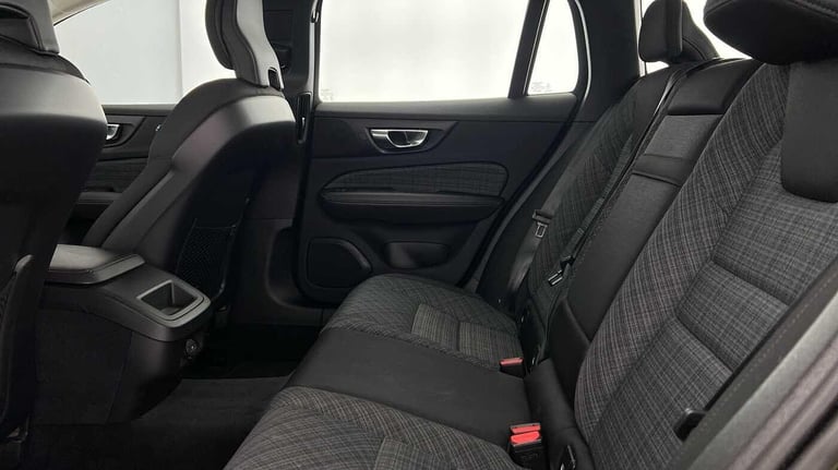 2022 Volvo V60 Core, B3 mild hybrid, Petrol ESTATE Petrol/Electric Hybrid Automatic