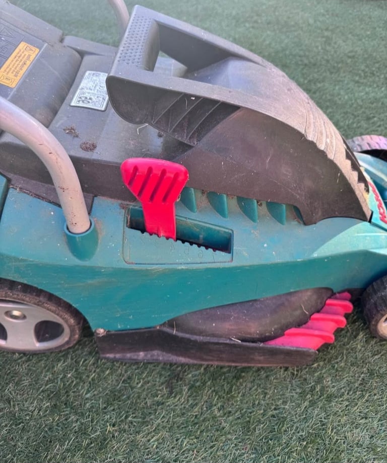 BOSCH Rotak 36 Ergoflex Electric Lawn Mower 36cm Cut Width with Collection Box