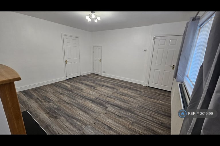 3 bedroom house in Sissions Road, Leeds, LS10 (3 bed) (#2619199)