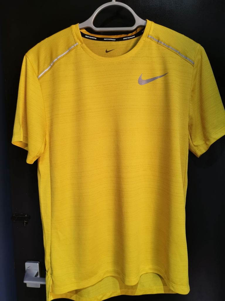 image for Nike miler 1.0 t-shirt small