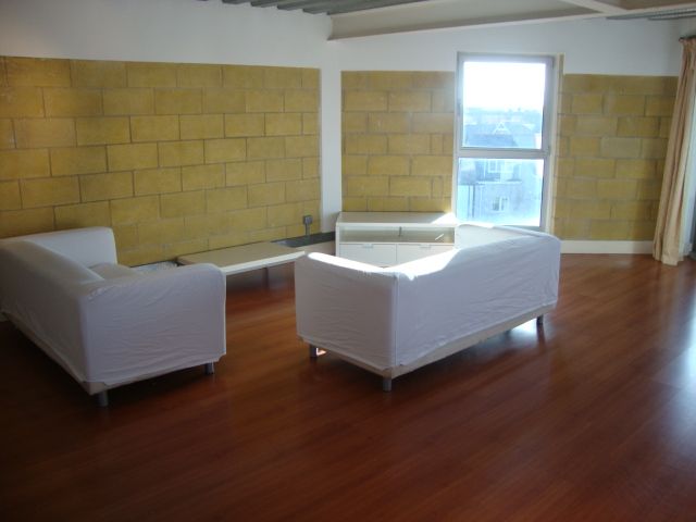  Modern Spacious Double One Bedroom 3rd Floor Apartment with Balcony at City Lofts Roath