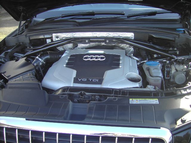 Audi Q5 S Line Quattro TDi 3.0LTR 7 Speed Auto (4x4)