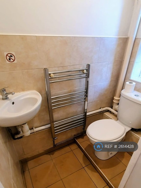 3 bedroom flat in Matilda House, London, E1W (3 bed) (#2614428)
