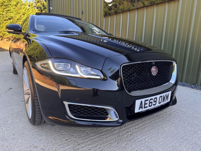 2019 Jaguar XJ 3.0d V6 XJ50 Saloon 4dr Diesel Auto Euro 6 (s/s) (300 ps) Saloon Diesel Automatic