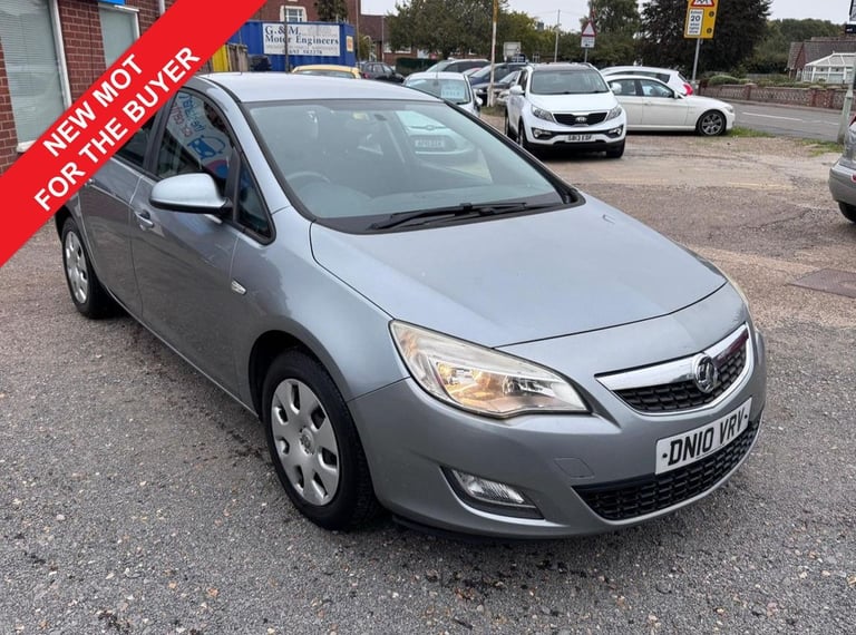2010 Vauxhall Astra 1.6 16v Exclusiv Hatchback 5dr Petrol Manual Euro 5 (115 ps) Hatchback Petrol...