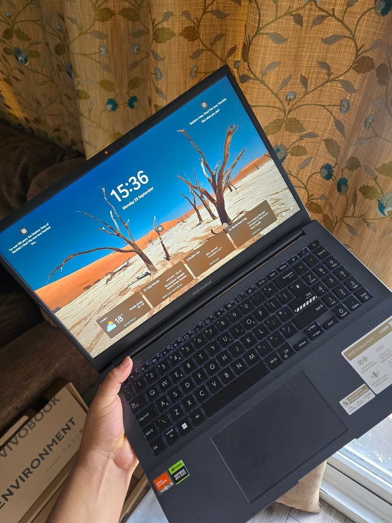 ASUS Vivobook RTX 4060 / Ryzen 9 / MINT CONDITION W/ BOX and PAPERS