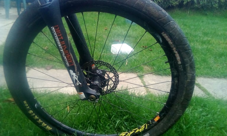 Trek 8500 mountain bike