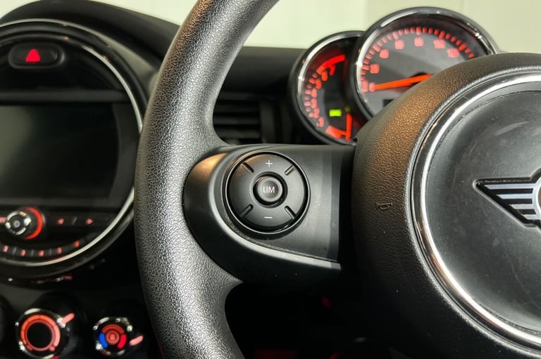 2019 19 MINI HATCH 1.5 ONE CLASSIC HATCHBACK 3DR PETROL MANUAL EURO 6 (S/S) (102