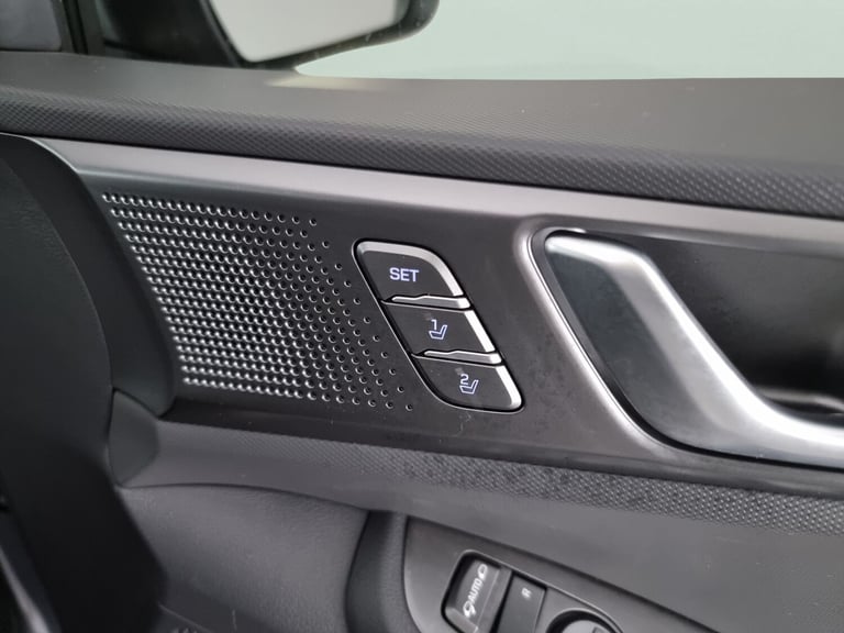2020 Hyundai IONIQ 1.6 GDi Plug-in Hybrid Premium SE 5dr DCT HATCHBACK PETROL/ELECTRIC Automatic