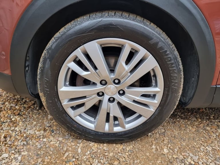 2017 Peugeot 3008 1.2 PureTech Allure SUV 5dr Petrol EAT Euro 6 (s/s) (130 ps) HATCHBACK Petrol A...