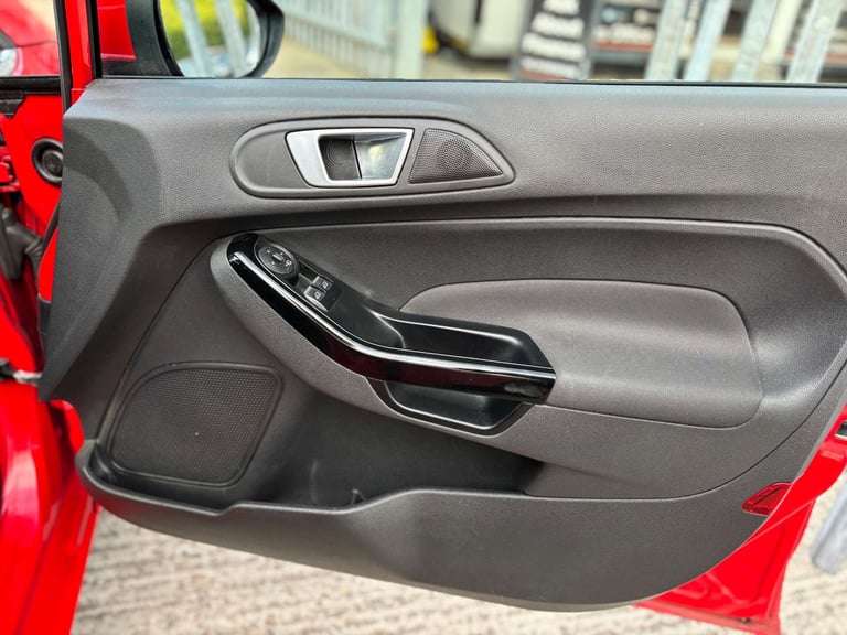 2016 Ford Fiesta 1.0 Fiesta Titanium 5dr Hatchback Petrol Manual