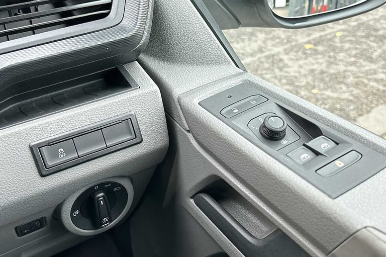 2024 Volkswagen Transporter 2.0 TDI 110 Startline Kombi Van Combi Van Diesel Manual