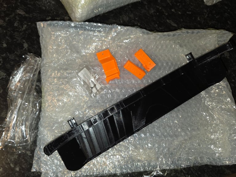 Fiat Ducato, Peugeot Boxer, Citroen Relay - Bonnet drain kit