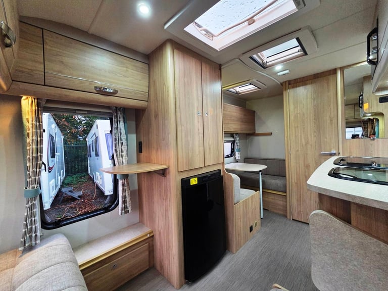 Elddis Xplore 304 2016 Lightweight & Compact 4 Berth Touring Caravan