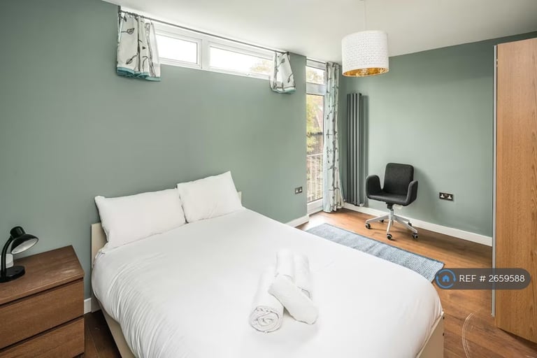 1 bedroom in Levana Close, London, SW19 (#2659588)
