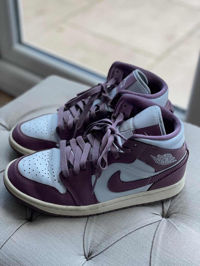 Air Jordan nike trainers, size UK 4, as good as new 