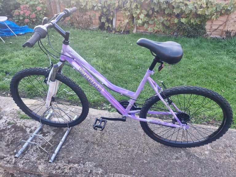 GIRLS LADIES WOMES ADULTS SABRE 26 INCH WHELLS 18 INCH FRAME 18 SPEED BIKE BICYCLE