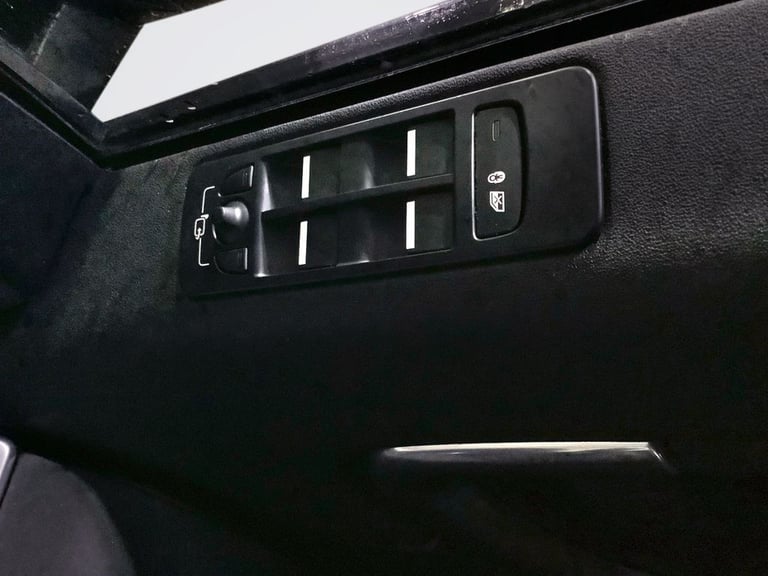 2019 Land Rover Discovery Sport 2.0 TD4 Landmark SUV 5dr Diesel Auto 4WD Euro 6 (s/s) (180 ps) ES...
