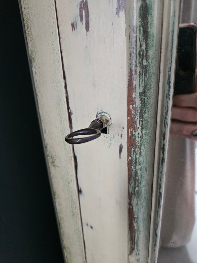 Beautifup French Antique Wardrobe