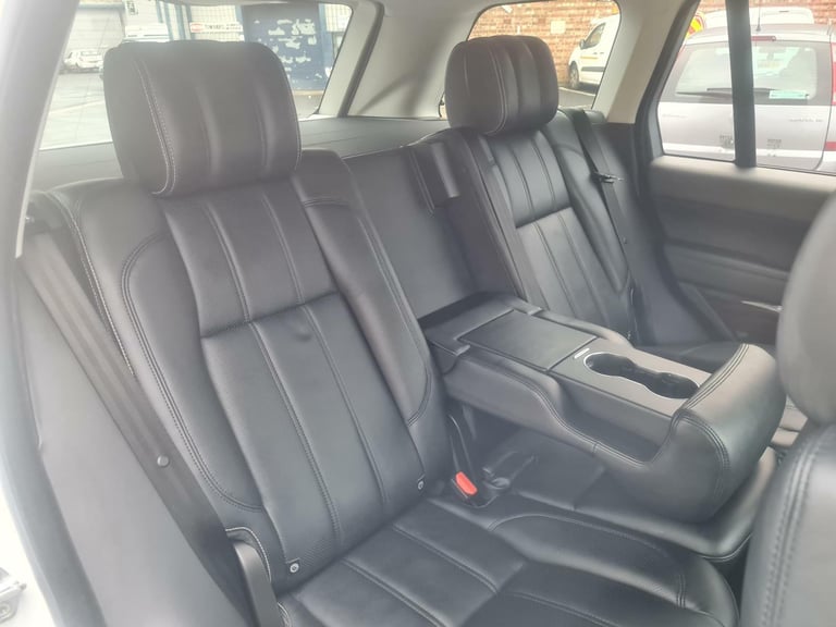 Land Rover Range Rover vogue SE AUTO 3.0 TDV6 Black pack FSH WITH LAND ROVER 