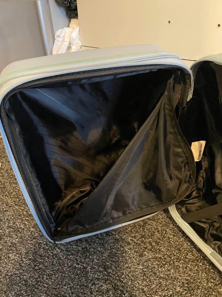 IT Textured Hardcase Luggage Trolley Bag 