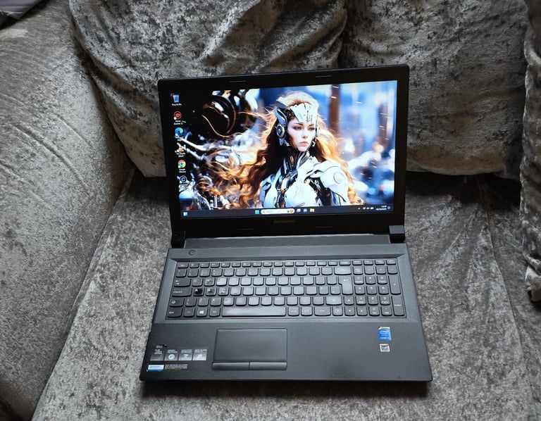 Lenovo B50 15.6" Laptop, win 11 intel i5, 8GB RAM ,256GB SSD,SD card slot