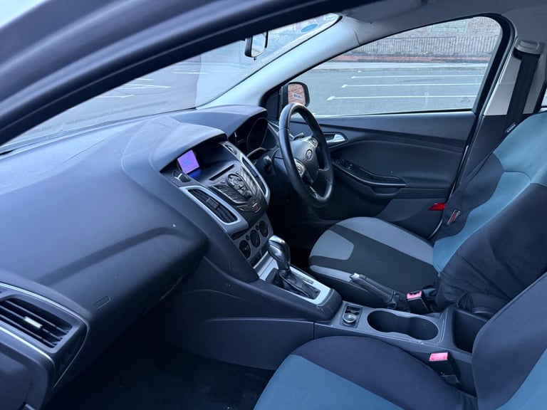 Ford Focus 1.6 Zetec Powershift Euro 5 5dr Petrol Automatic