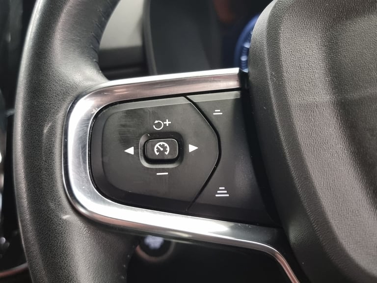 2020 Volvo XC40 1.5 T3 Inscription SUV 5dr Petrol Manual Euro 6 (s/s) (163 ps) - SENSUS SAT Suv P...