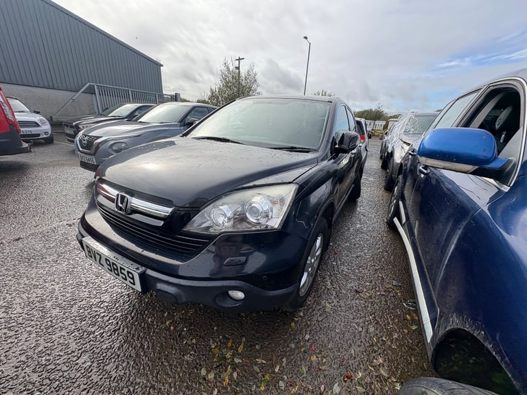 2008 Honda CR-V, 2.2 diesel, breaking for parts only, all parts available. 