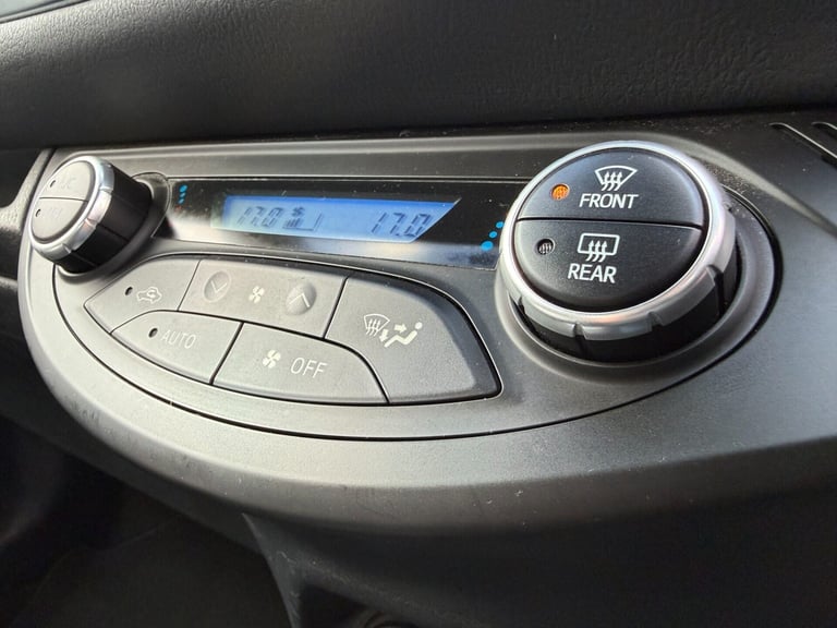 2018 Toyota Yaris VVT-I EXCEL Hatchback Petrol Manual