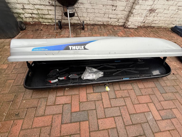 Thule ski roof box
