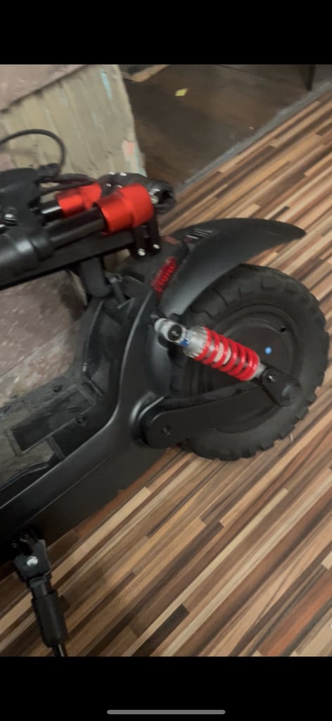 Electric scooter 2024 v good condition 