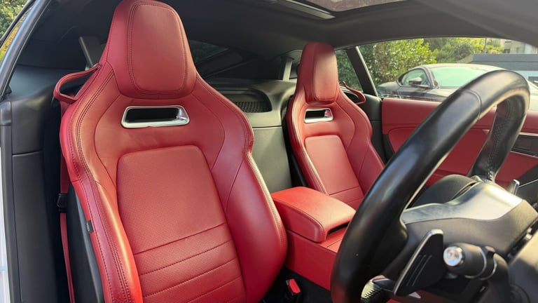 2018 Jaguar F-TYPE 5.0 Supercharged V8 R 2dr Auto AWD Petrol