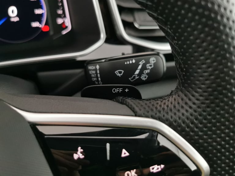 2022 Volkswagen T-Roc 1.5 TSI R-Line 5dr DSG HATCHBACK PETROL Automatic