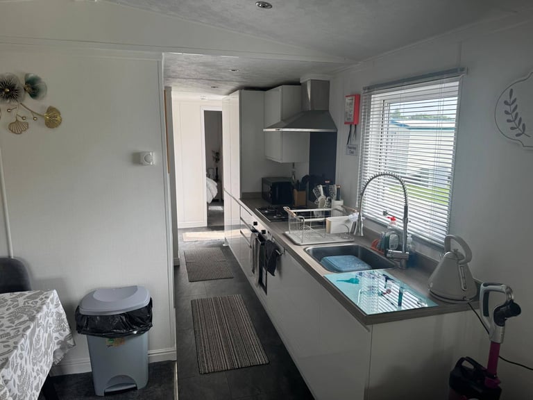 Luxurious platinum 6 Berth Caravan to let opposite Fantasy Island, Ingoldmells. 