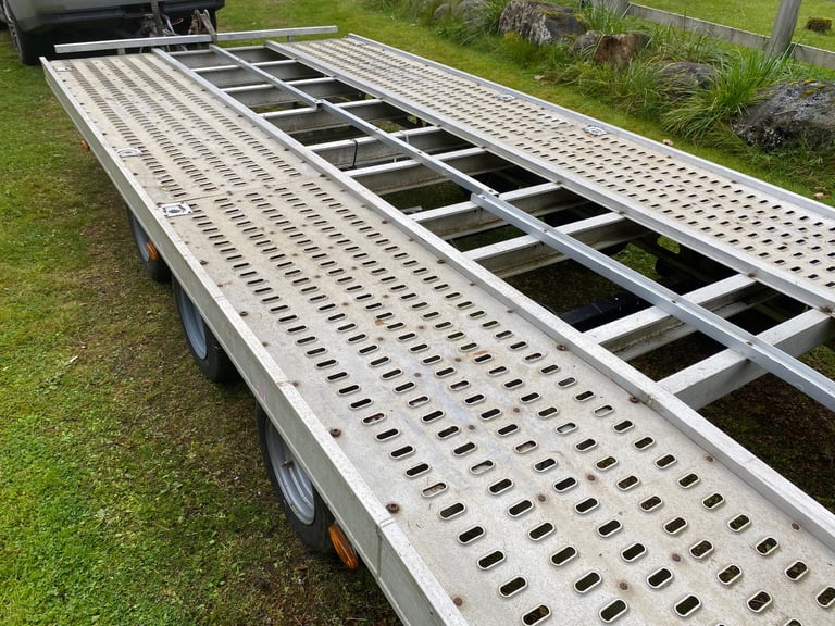 Heavy duty tri-axle 17x7ft 3.5 ton trailer 