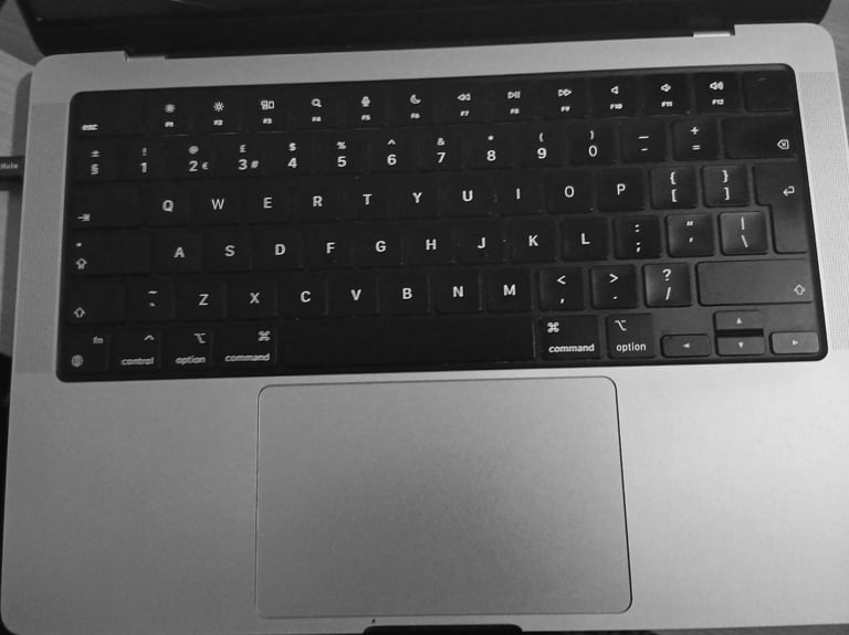 MacBook Pro M1 (2021) 16 GB – Ideal for Someone Who Just Wants to Mirror It – £250