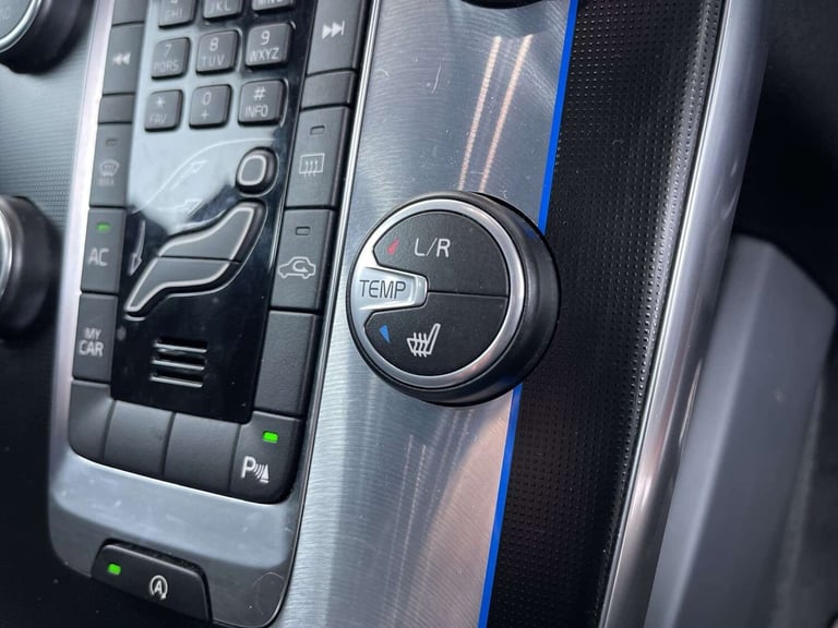 2015 Volvo V40 2.0 V40 R-Design Nav D2 5dr Hatchback Diesel Manual