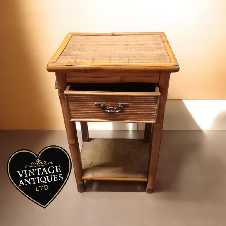 Vintage & Antiques Furniture and Furnishings