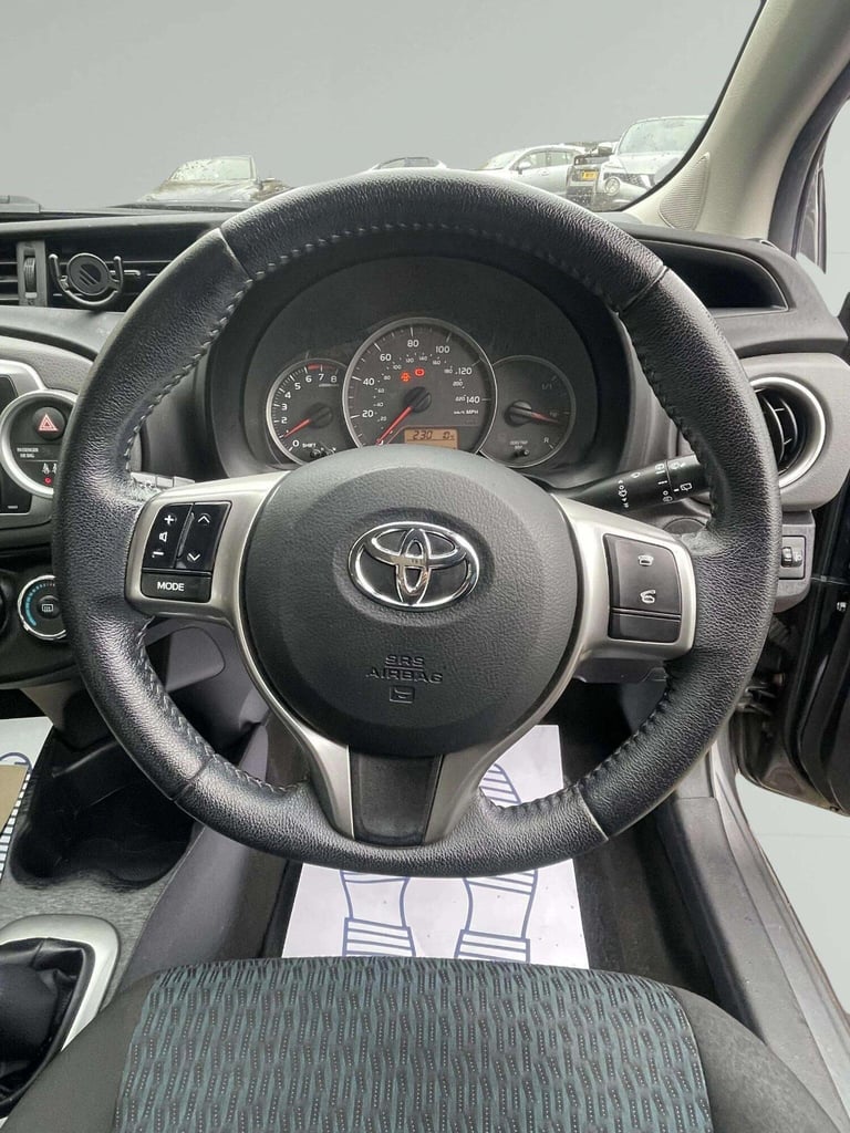 TOYOTA YARIS 1.0 VVT-i TR Euro 5 3dr 2013